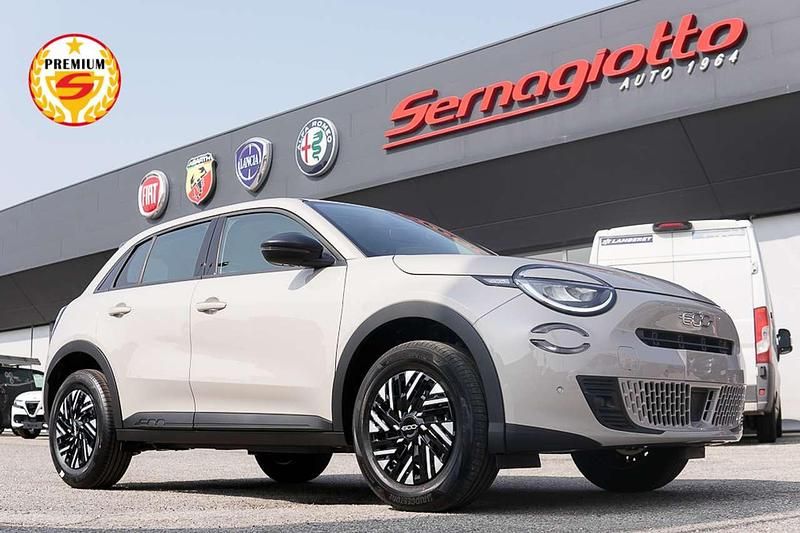Nuova Fiat 600 Comfort 101 CV (74 kW) 2025 Verde SUV
