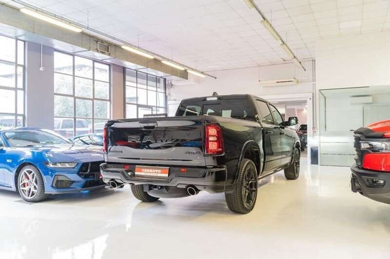 Usata RAM 1500 420 CV (308 kW) 2024 Nero Pick-up