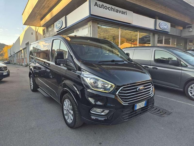 Usata Ford Tourneo Custom Titanium 131 CV (96 kW) 2019 Agate black Furgone