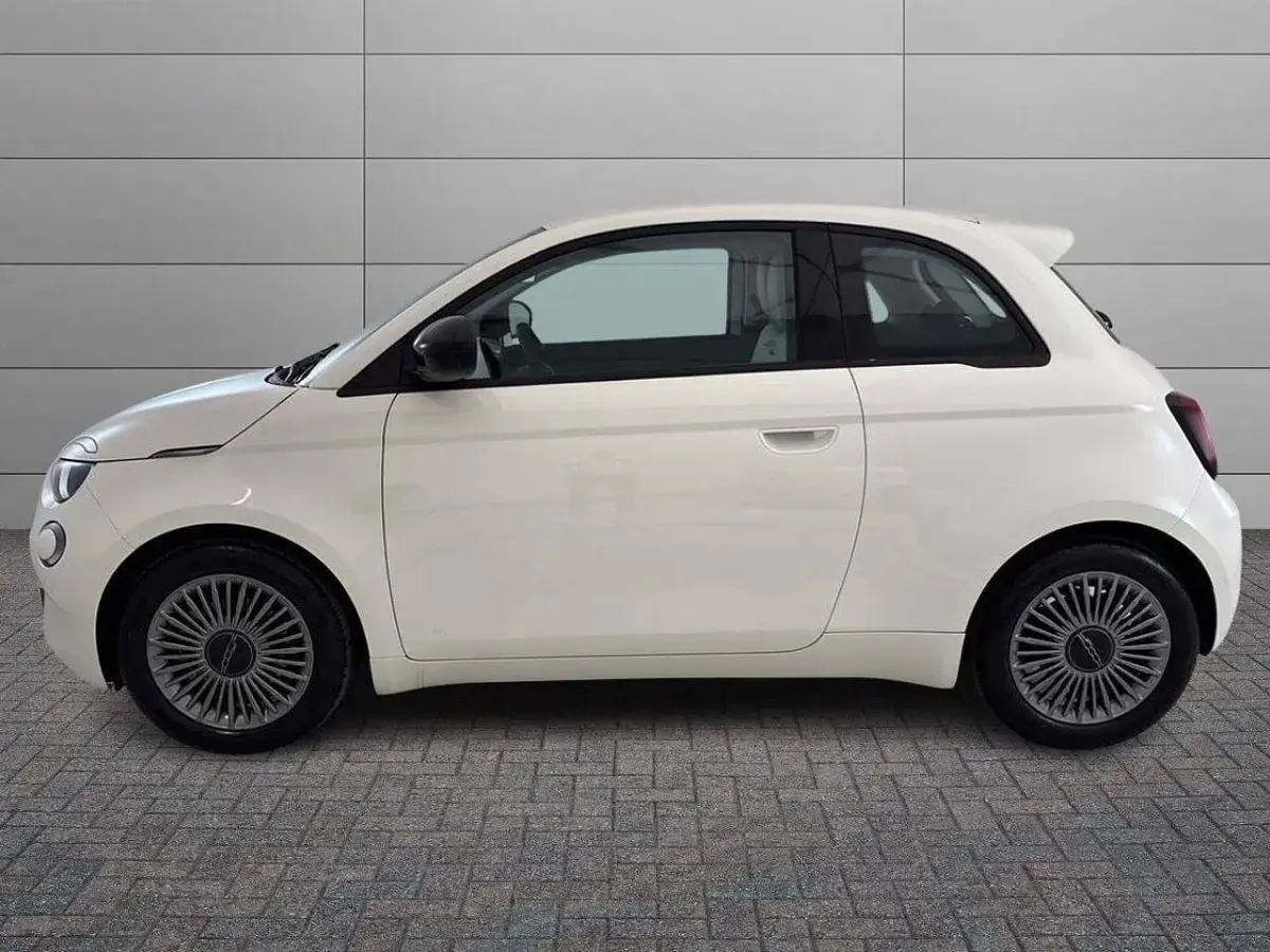 Nuova Fiat 500 Icon 65 CV (47 kW) 2026 Bianco Utilitaria