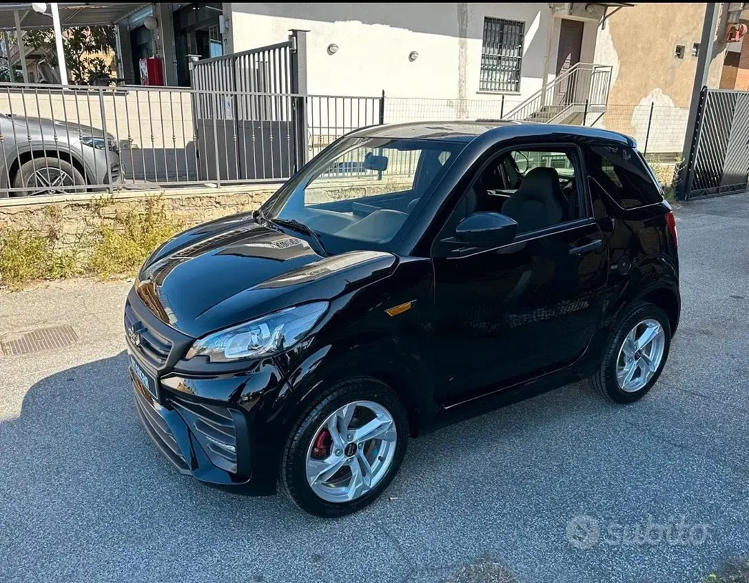 Usata Ligier JS50 2024 Nero Utilitaria