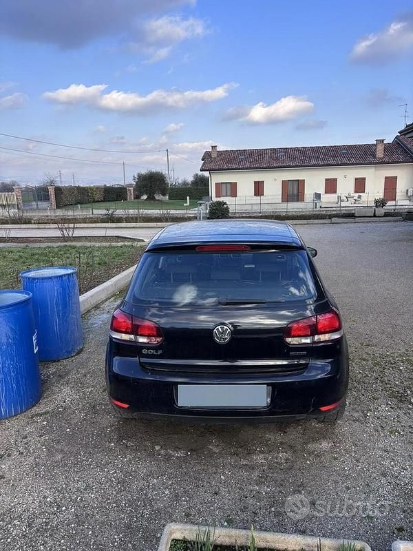 Usata VW Golf VI 102 CV (75 kW) 2010 Nero Utilitaria