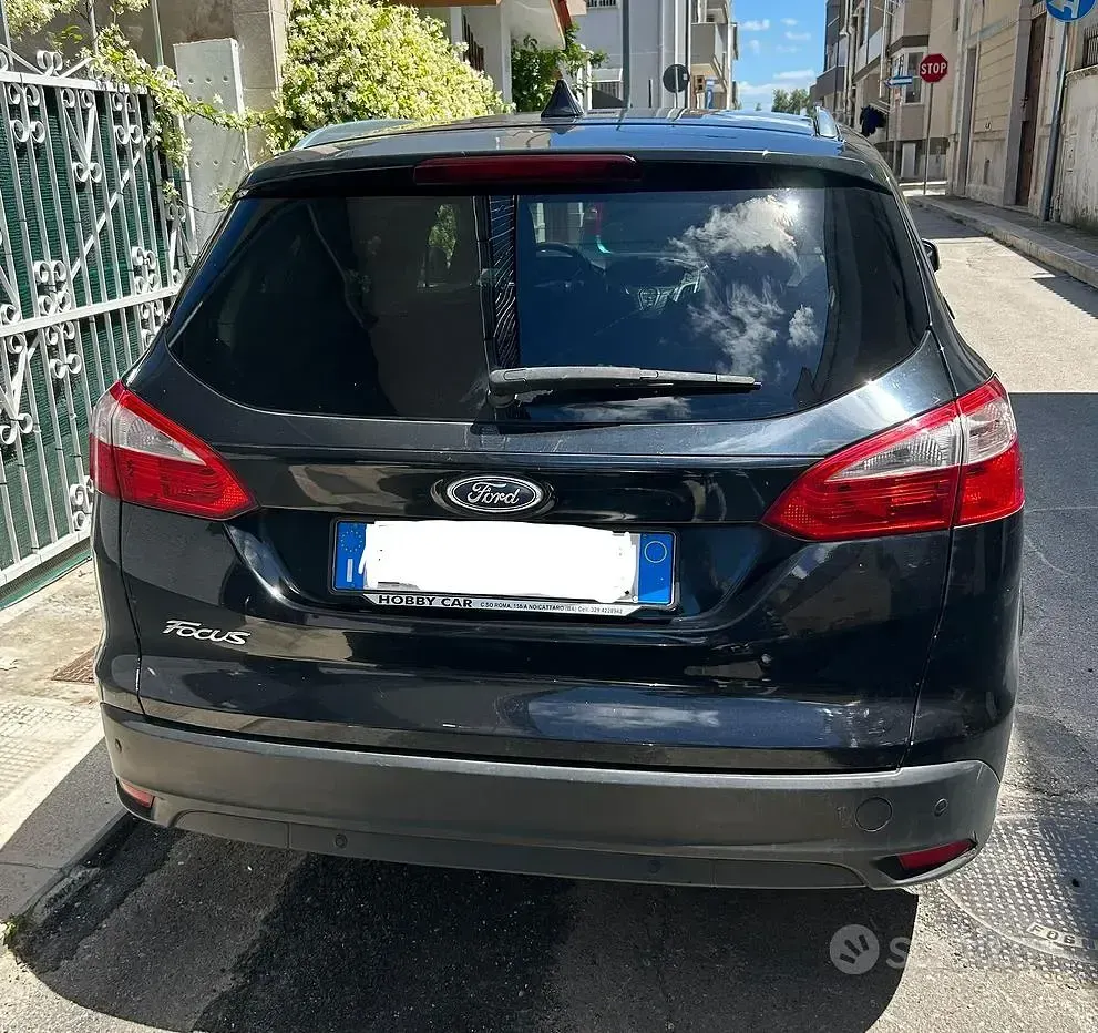 Usata Ford Focus Titanium 115 CV (84 kW) 2011 Nero Station wagon