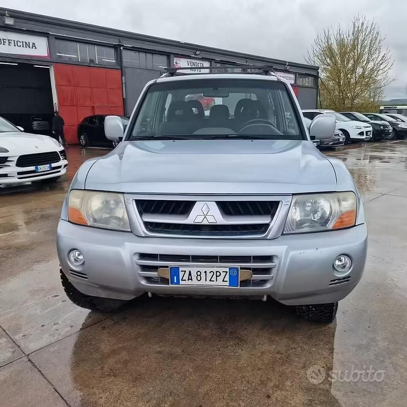 Usata Mitsubishi Pajero 160 CV (117 kW) 2003 Grigio SUV
