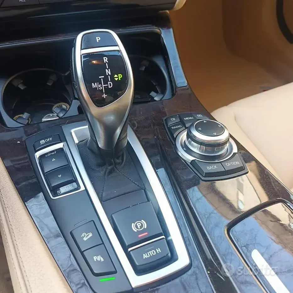 Usata BMW 530 258 CV (189 kW) 2011 Nero Berlina
