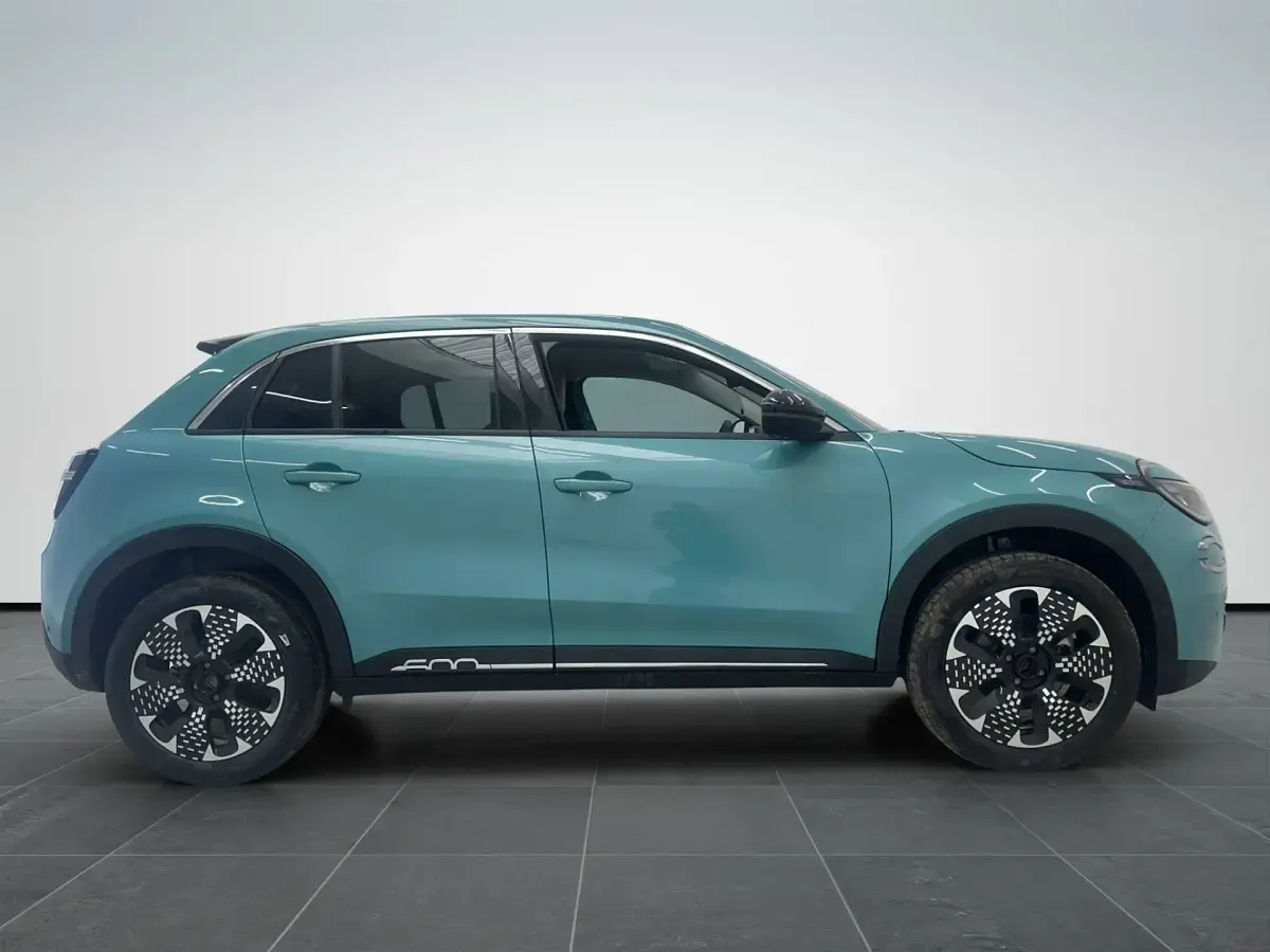 Nuova Fiat 600 La Prima 101 CV (74 kW) 2026 Azzurro acqua metallizzato SUV