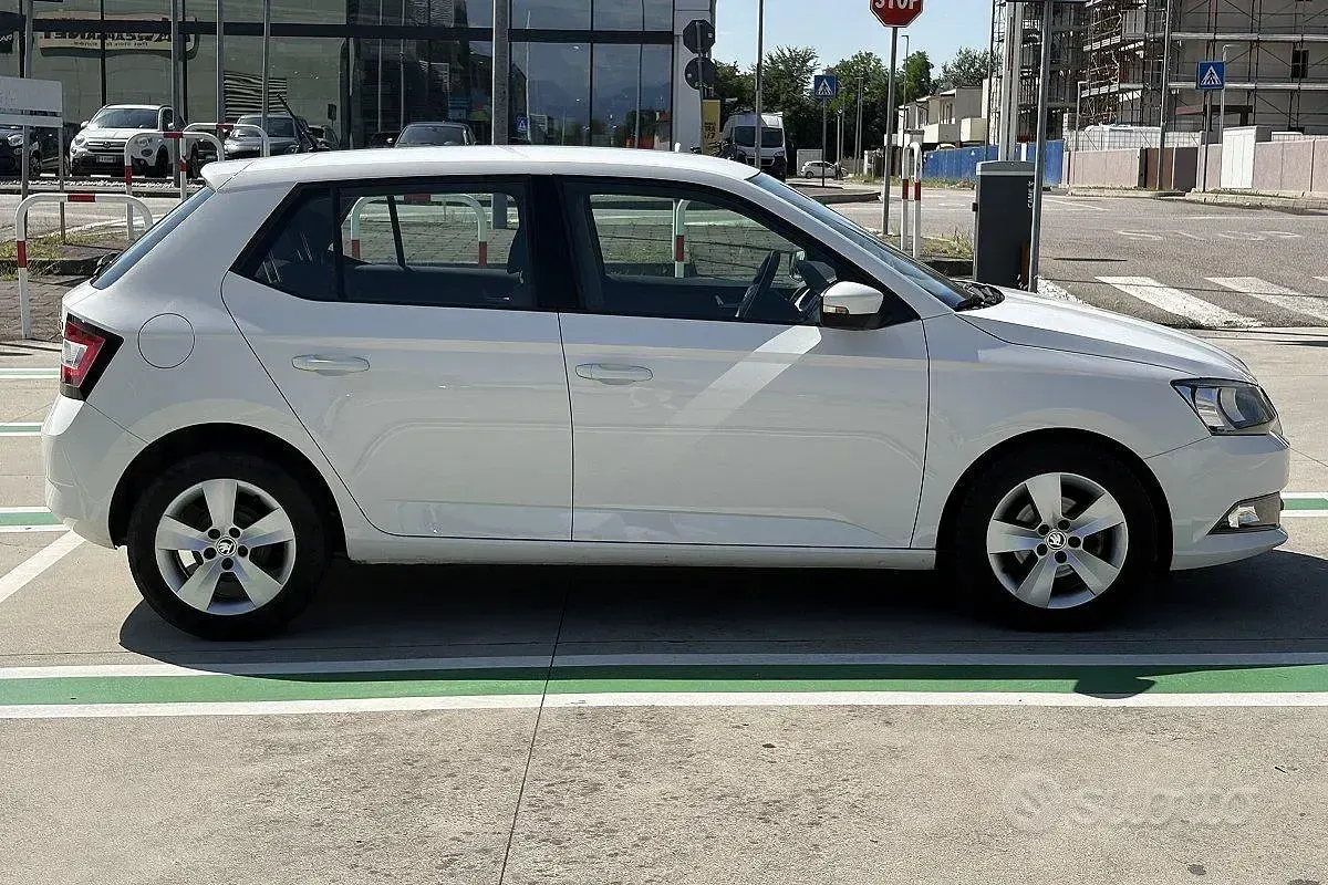 Usata Skoda Fabia Ambition 90 CV (66 kW) 2016 Bianco Utilitaria