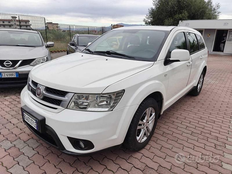 Käytetty Fiat Freemont 140 HP (102 kW) 2012 Valkoinen Katumaasturi