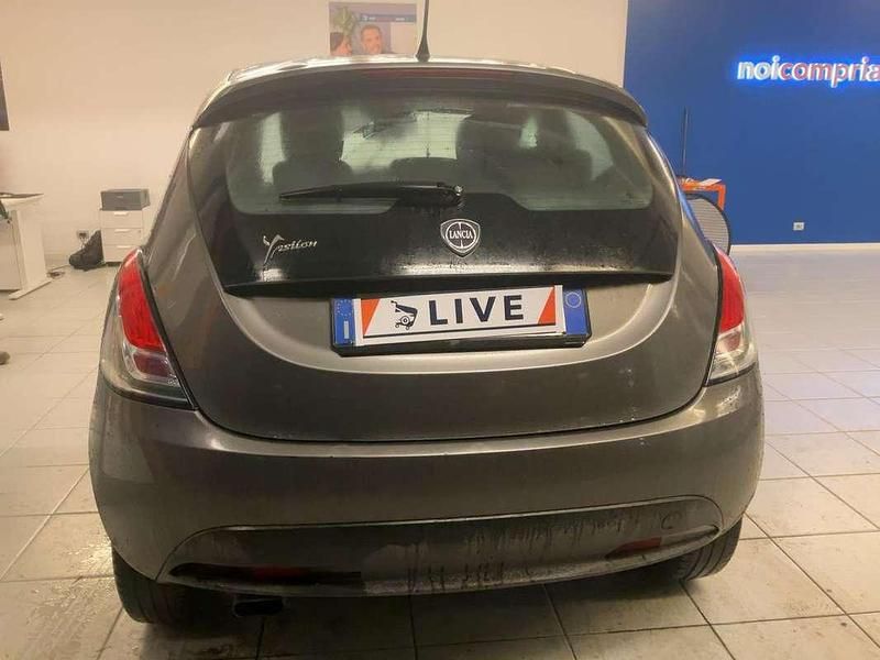Usata Lancia Ypsilon Gold 95 CV (69 kW) 2012 Grigio Utilitaria