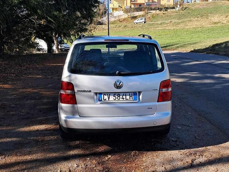 Usata VW Touran Trendline 105 CV (77 kW) 2005 Grigio Monovolume