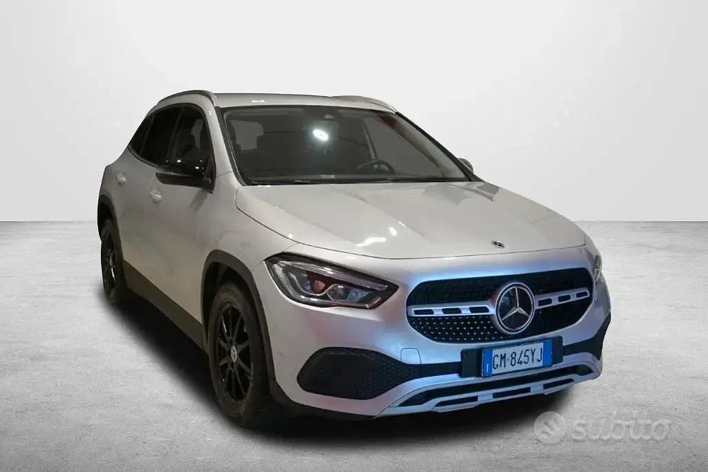 Usata Mercedes GLA200 Business 150 CV (110 kW) 2023 Grigio SUV