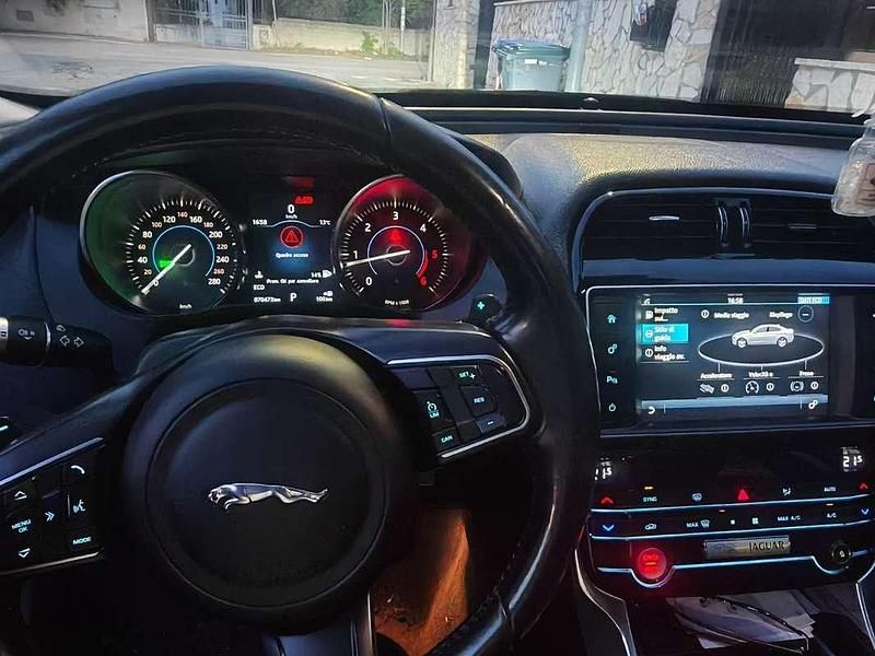 Usata Jaguar XE Prestige 179 CV (131 kW) 2016 Nero Berlina