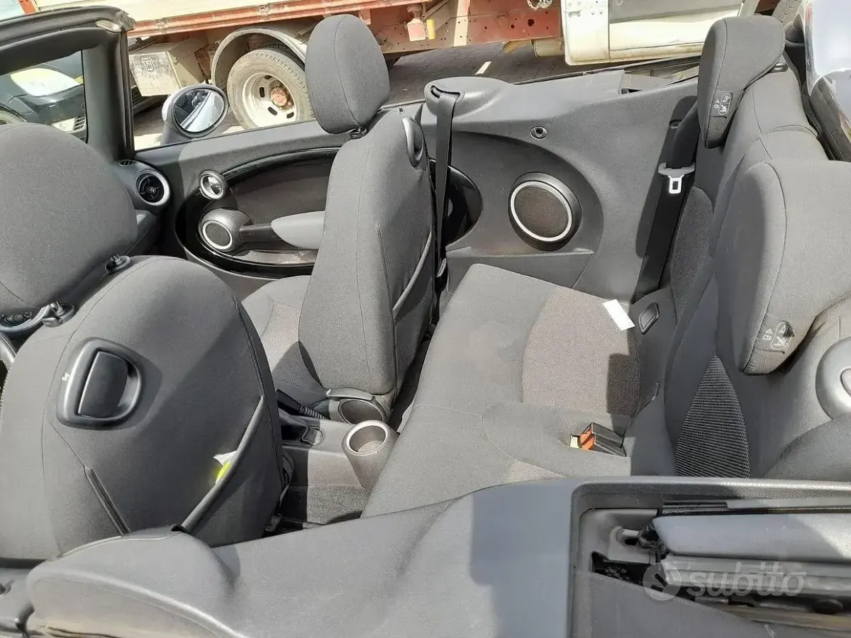 Usata Mini Cooper Cabriolet 2011 Bianco Cabrio