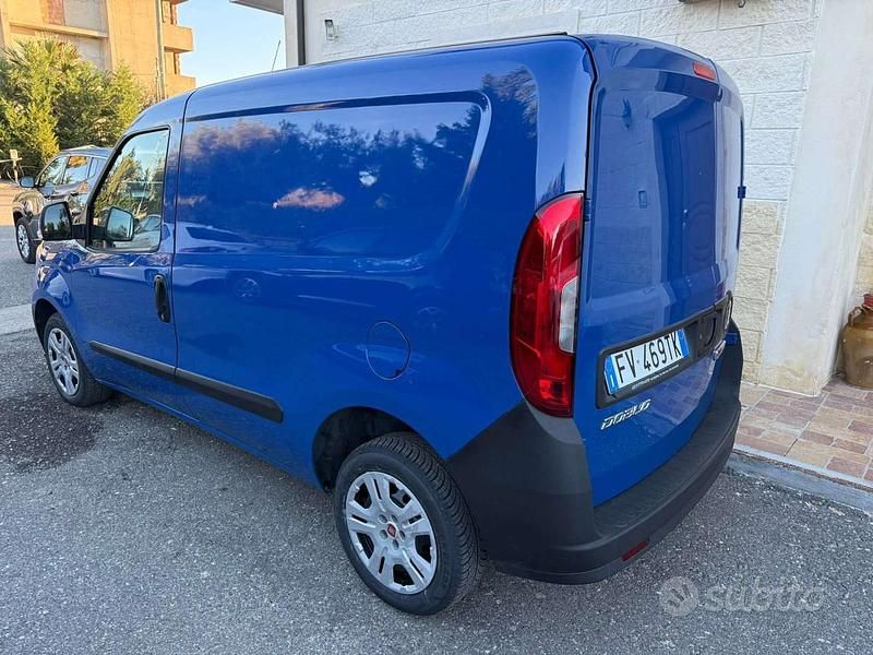 Usata Fiat Doblò Easy 120 CV (88 kW) 2019 Blu Monovolume