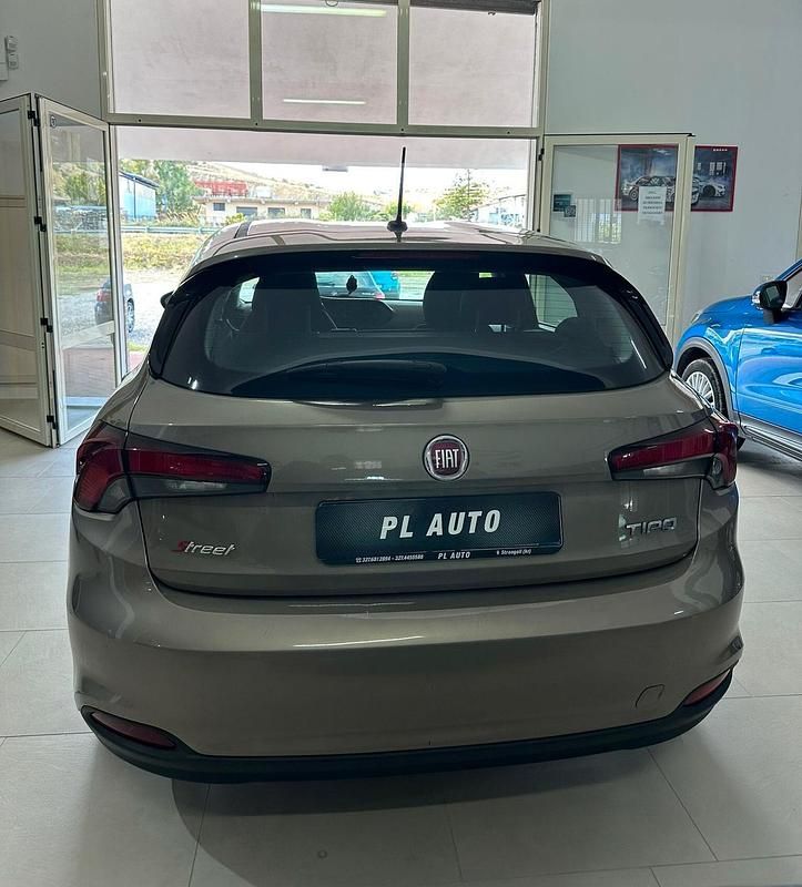 Usata Fiat Tipo Street 95 CV (69 kW) 2020 Marrone Berlina