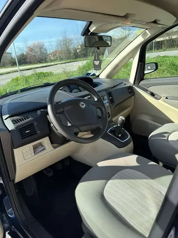Usata Lancia Musa 101 CV (74 kW) 2007 Blu/azzurro Monovolume