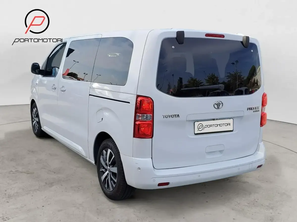 Usata Toyota Proace Verso Luxury 176 CV (129 kW) 2021 Bianco Station wagon