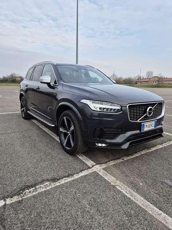 Käytetty Volvo XC90 R-Design 190 HP (139 kW) 2017 Katumaasturi