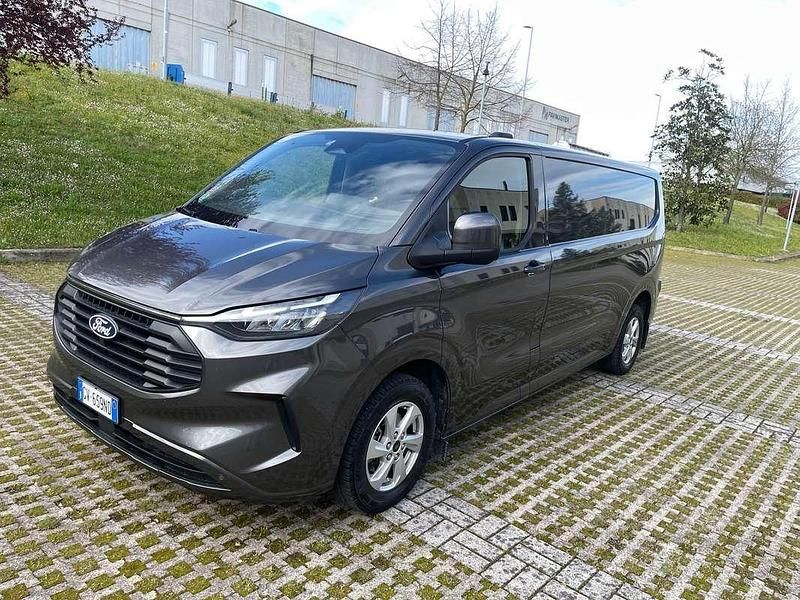 Usata Ford Transit Custom 136 CV (100 kW) 2024 Grigio Furgone