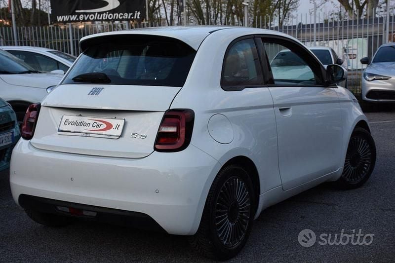Usata Fiat 500e Icon 42 kW (58 CV) 2022 Bianco Berlina
