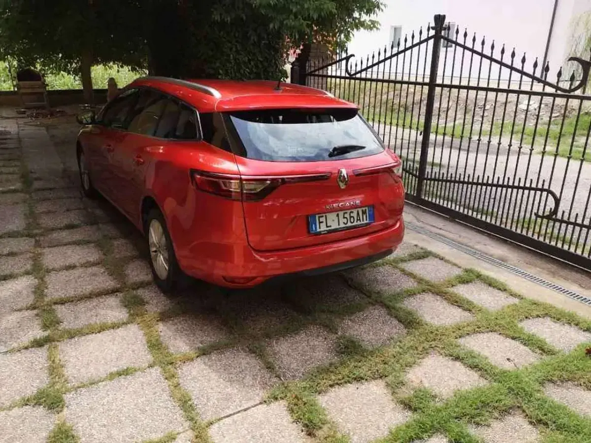 Usata Renault Mégane GrandTour Intens 110 CV (80 kW) 2017 Rosso Station wagon