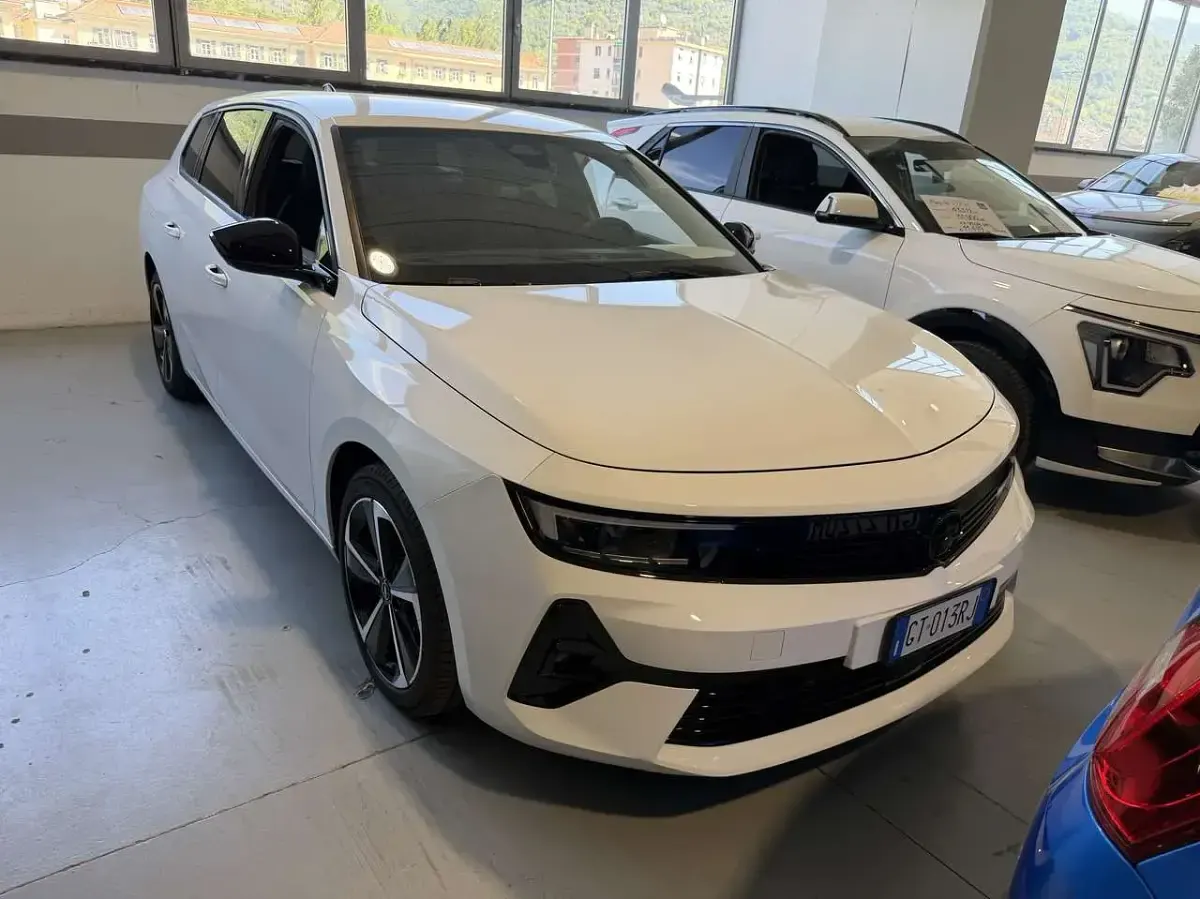 Usata Opel Astra 131 CV (96 kW) 2024 Bianco Utilitaria