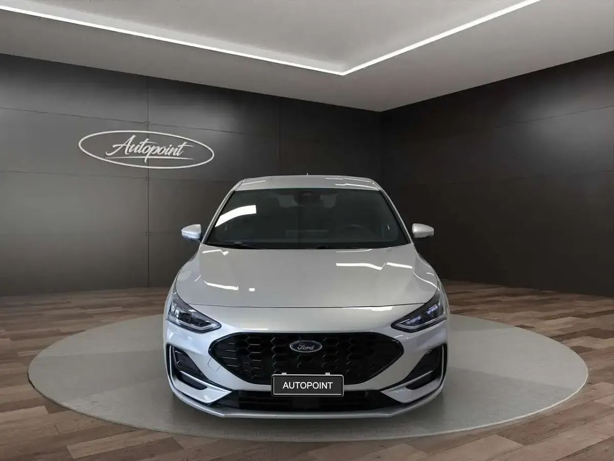 Usata Ford Focus ST-Line 155 CV (114 kW) 2025 Argento Utilitaria