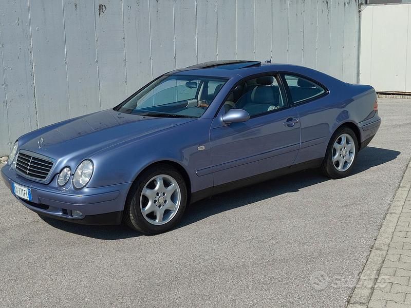 Usata Mercedes CLK320 Elegance 218 CV (160 kW) 1999 Viola Coupé