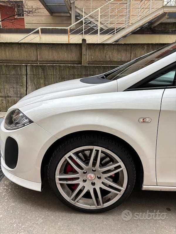 Usata Seat Leon CUPRA 241 CV (177 kW) 2009 Bianco Utilitaria