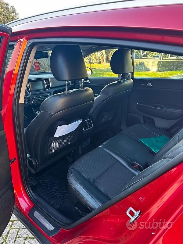 Usata Kia Sportage 141 CV (103 kW) 2017 Rosso SUV