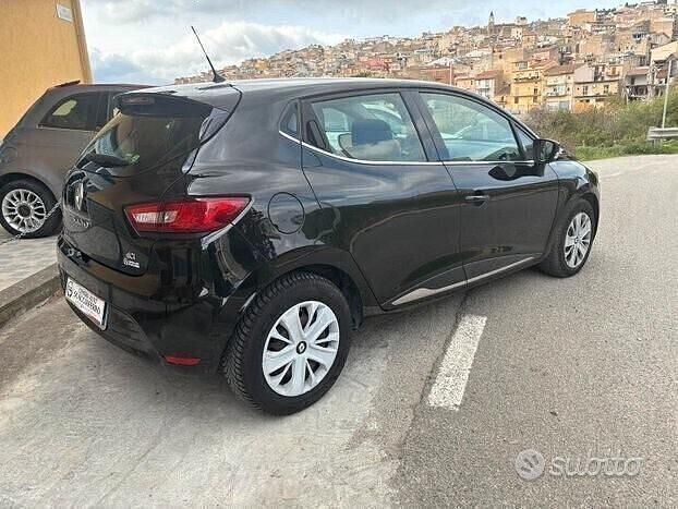 Usata Renault Clio IV Zen 75 CV (55 kW) 2017 Nero Berlina