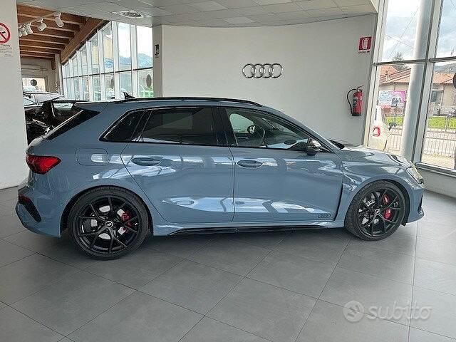 Usata Audi RS3 Ambiente 400 CV (294 kW) 2023 Grigio Berlina