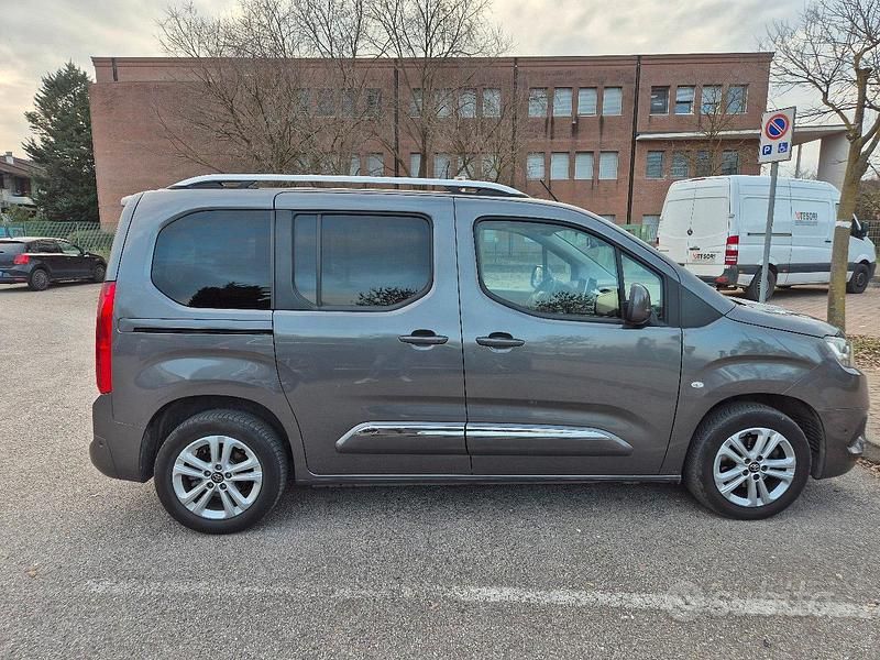 Grigio Usata 2022 Toyota Proace City City Monovolume | 19.000 € (Cara) - Immagine 1/4