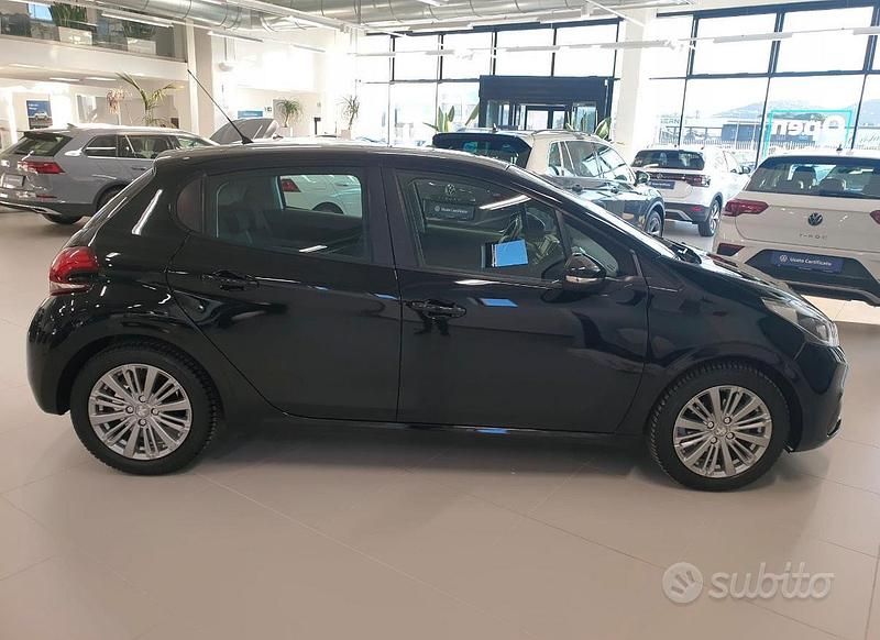 Usata Peugeot 208 Allure 82 CV (60 kW) 2016 Nero Utilitaria