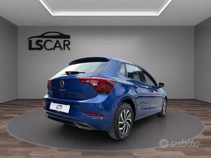 Usata VW Polo Life 95 CV (69 kW) 2024 Blu Utilitaria