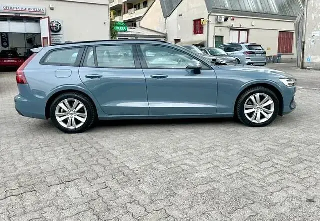 Usata Volvo V60 Business Edition 197 CV (144 kW) 2021 Grigio Station wagon