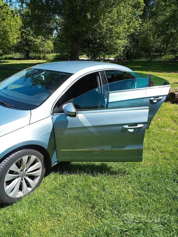 Begagnad VW Passat 2010 Grå Sportkupé
