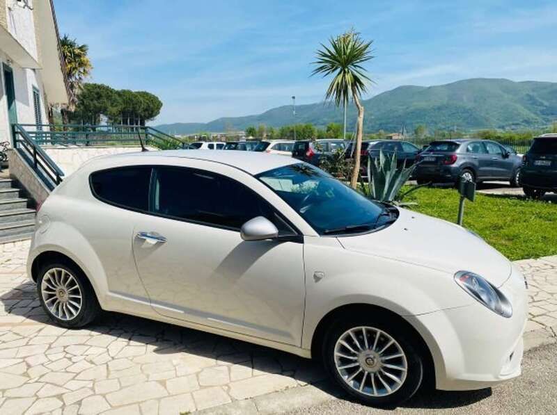 Usata Alfa Romeo MiTo Distinctive 85 CV (62 kW) 2015 Bianco Utilitaria