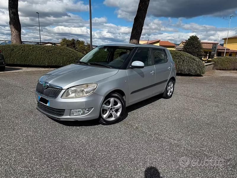Usata Skoda Fabia 75 CV (55 kW) 2011 Grigio Berlina