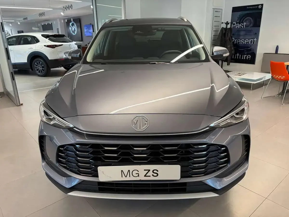 Nuova MG ZS Luxury 194 CV (142 kW) 2026 Lrl  hampstead grey SUV