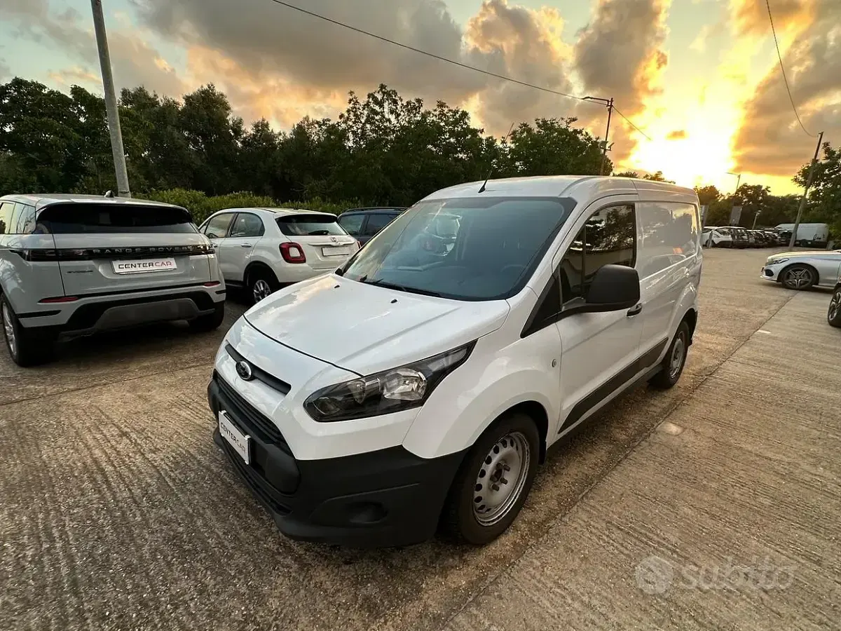 Usata Ford Tourneo Courier 75 CV (55 kW) 2014 Bianco Monovolume
