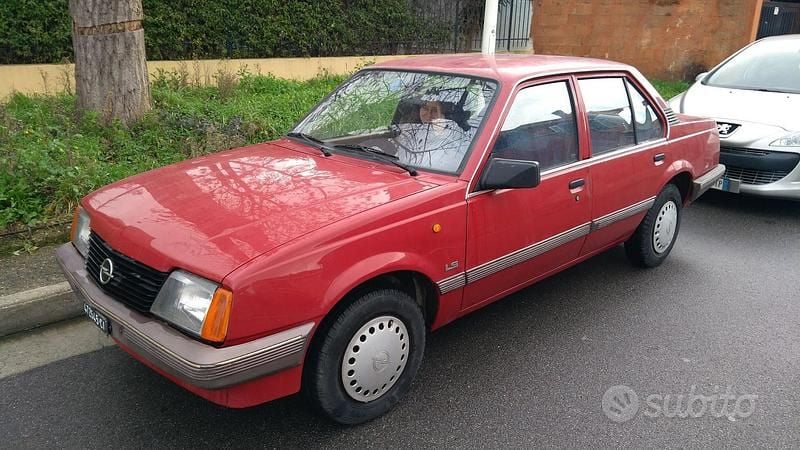 Usata Opel Ascona 1985 Rosso Berlina