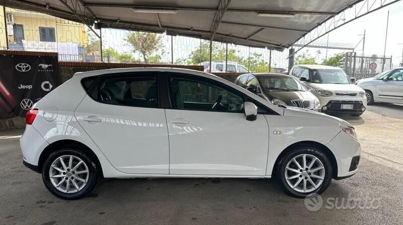 Occasion Seat Ibiza 54 PK (39 kW) 2010 Wit Sedan