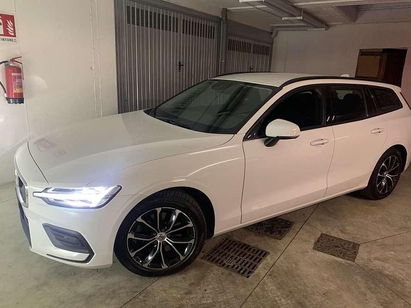 Usata Volvo V60 Business Edition 163 CV (119 kW) 2020 Station wagon