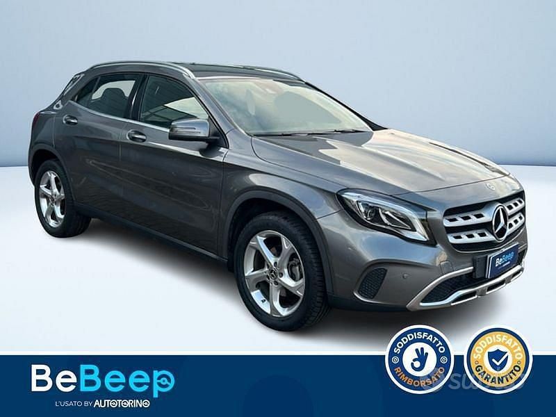 Usata Mercedes GLA180 122 CV (89 kW) 2019 Grigio metallizzato SUV