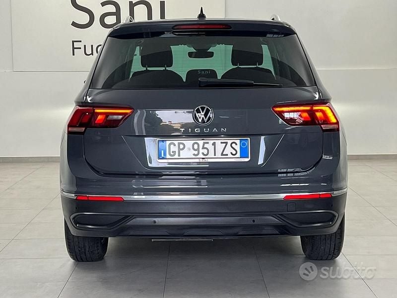 Usata VW Tiguan Life 150 CV (110 kW) 2023 Grigio SUV