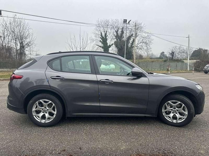 Usata Alfa Romeo Stelvio Executive 280 CV (205 kW) 2018 Grigio SUV