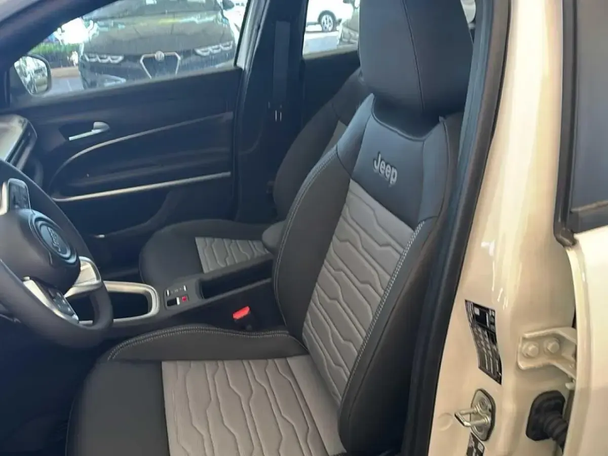 Nuova Jeep Avenger 145 CV (106 kW) 2025 SUV