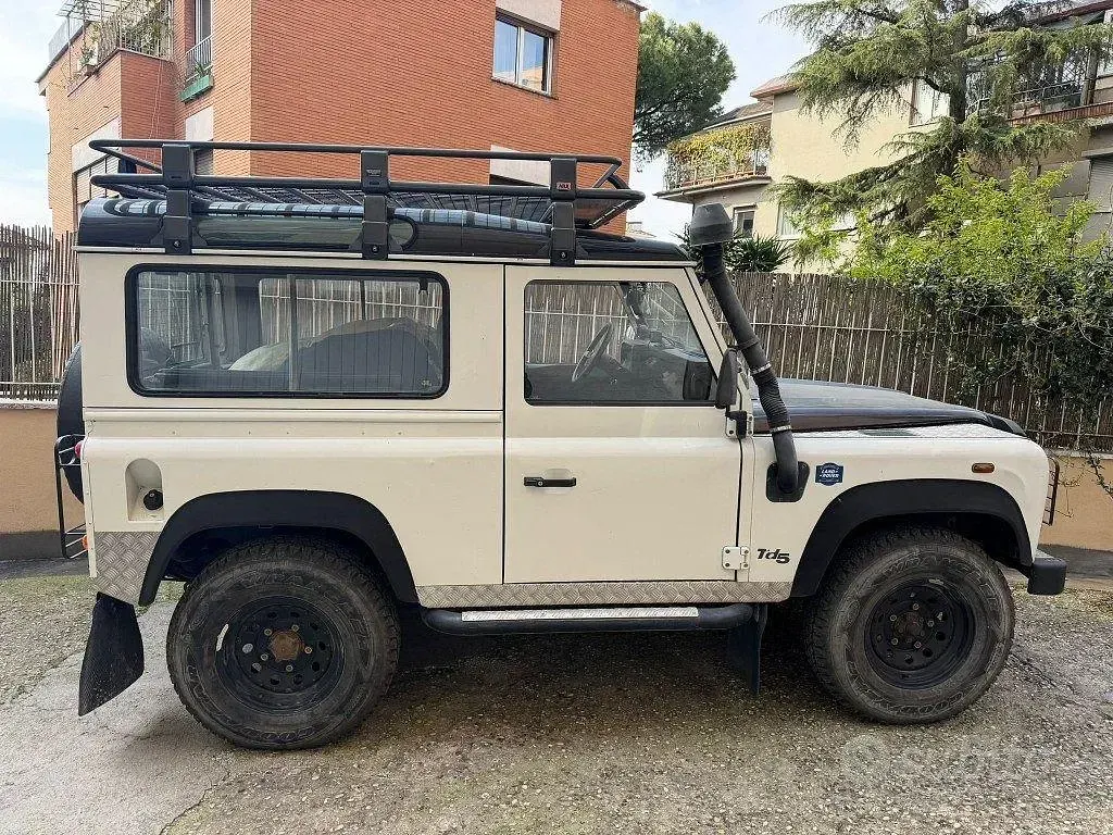 Usado Land Rover Defender 122 CV (89 kW) 2001 Familiar
