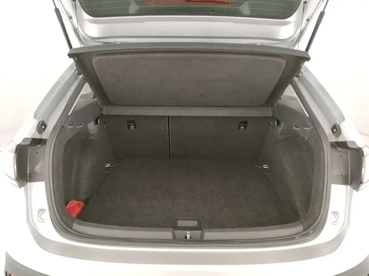 Usata VW Taigo Life 95 CV (69 kW) 2022 Argento SUV